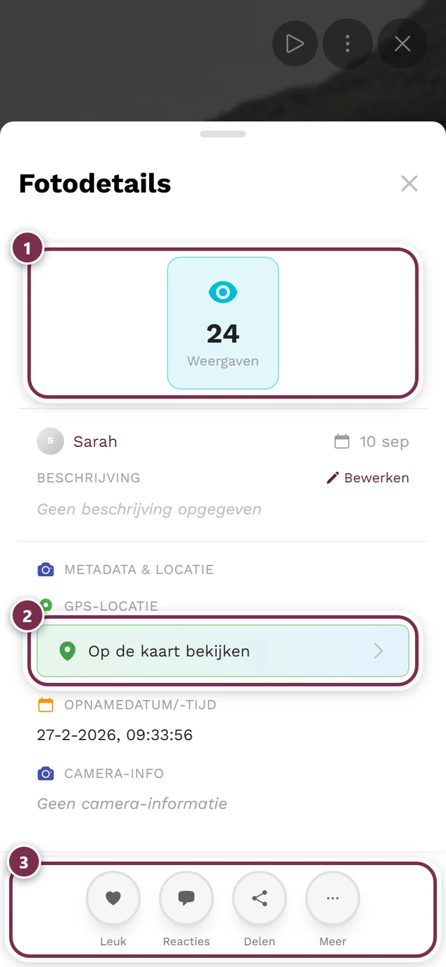 Fotodetailsvenster met statistieken, uploader, datum en opname-info