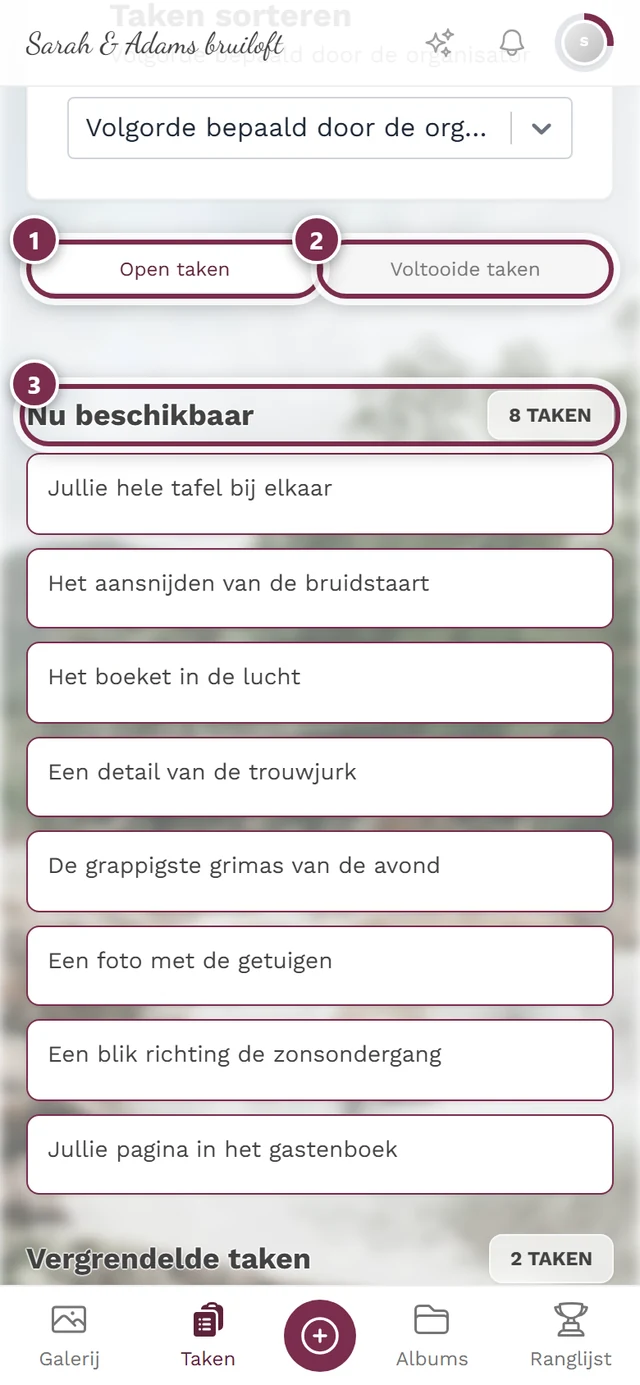 Takenpagina met drie markeringen: tab Open taken, tab Voltooide taken, kopregel van de eerste sectie