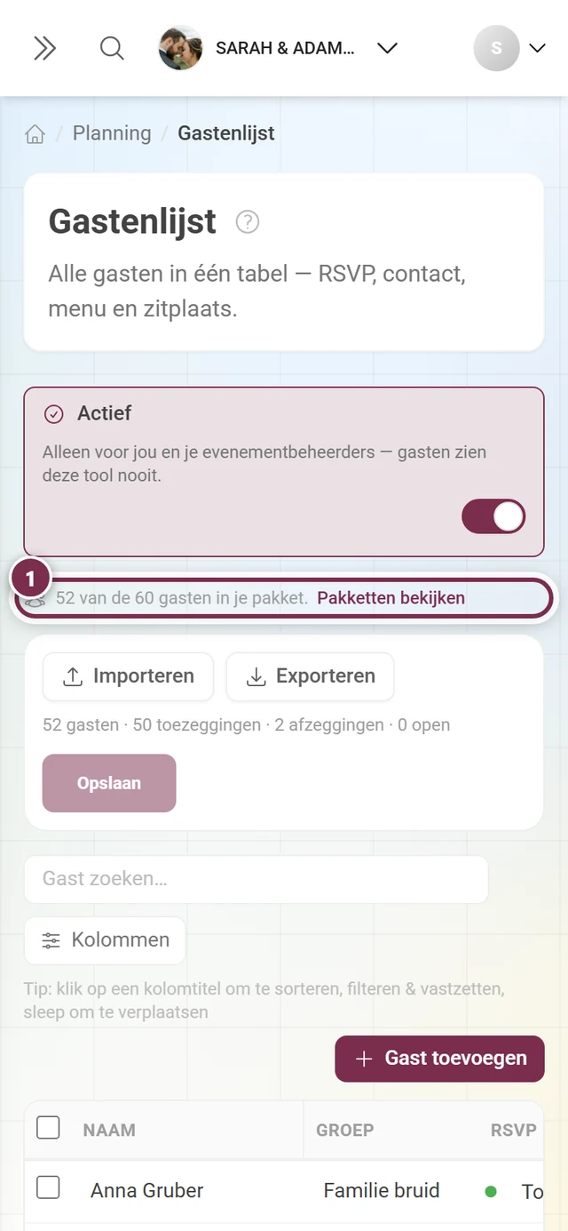 Gastenlijst met gemarkeerde smalle meldingsbalk boven de actiebalk