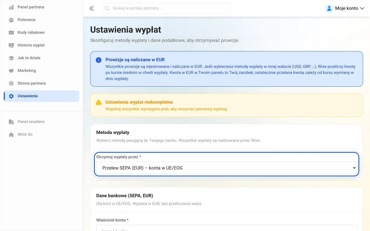 Ustawienia wypłat z oznaczonym polem wyboru Otrzymuj wypłaty przez, pola konta zamazane