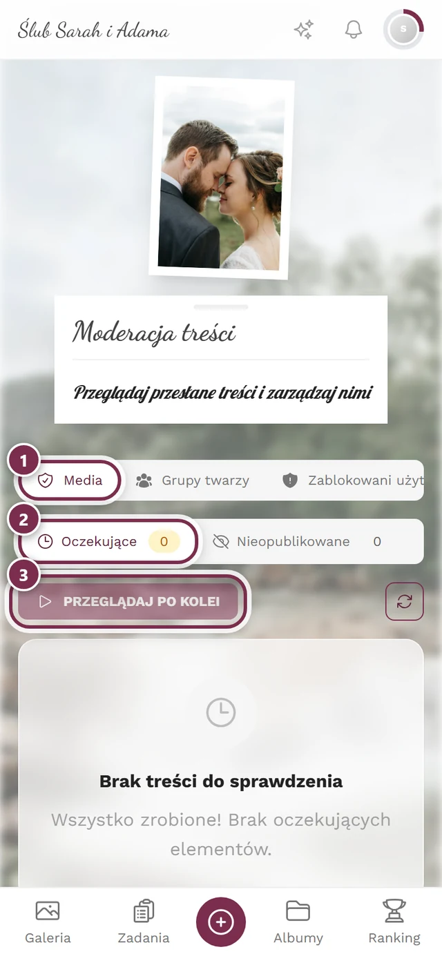Strona moderacji bez ramy panelu z zaznaczonym paskiem kart, filtrem statusu i trybem przeglądania