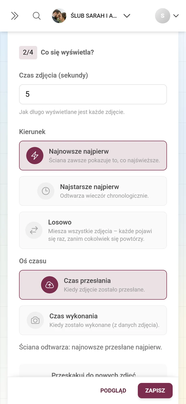 Sekcja 2/4 Co się wyświetla z czasem zdjęcia, kierunkiem i osią czasu