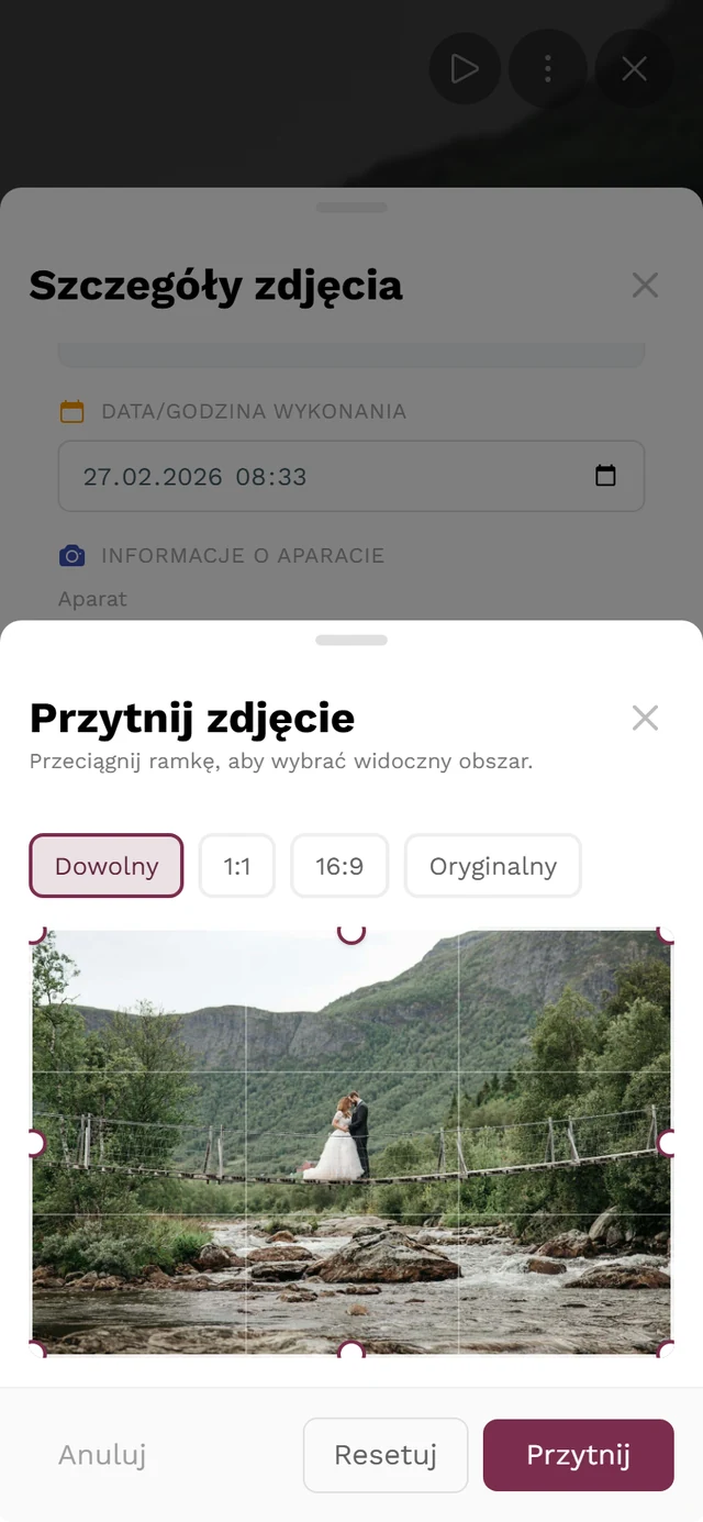 Okno Przytnij zdjęcie z proporcjami Dowolne, 1:1, 16:9 i Oryginał, ramką z okrągłymi uchwytami narożnymi oraz przyciskami Anuluj, Resetuj i Przytnij