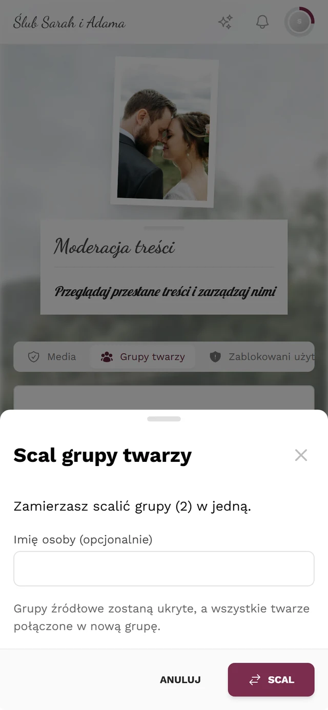 Okno Scal grupy twarzy z liczbą grup, polem Imię osoby (opcjonalnie) oraz przyciskami Anuluj i Scal
