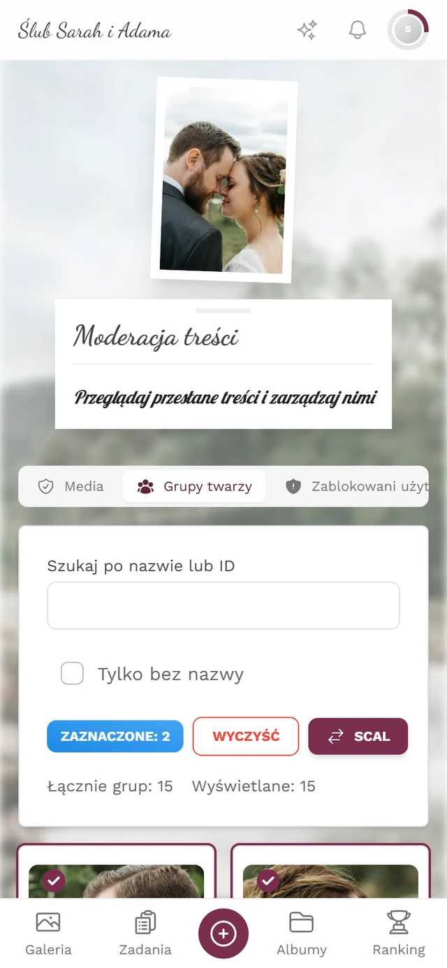 Dwa zaznaczone kafelki grup, a nad nimi pasek z Zaznaczone: 2, Wyczyść i Scal