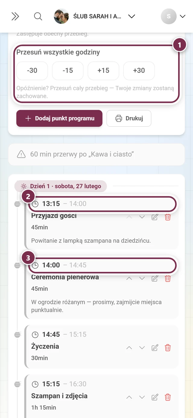 Blok Przesuń wszystkie godziny z czterema przyciskami i dwoma pierwszymi zaznaczonymi punktami programu