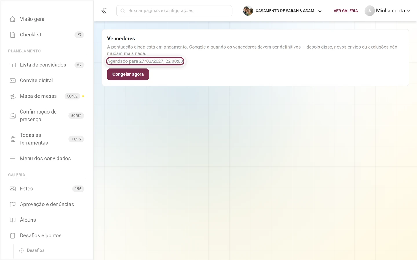 A linha Agendado para com data e hora abaixo do botão Congelar agora