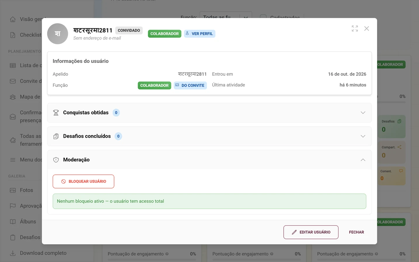 Seção Moderação expandida no diálogo de detalhes com o botão vermelho Bloquear usuário e a caixa de status verde