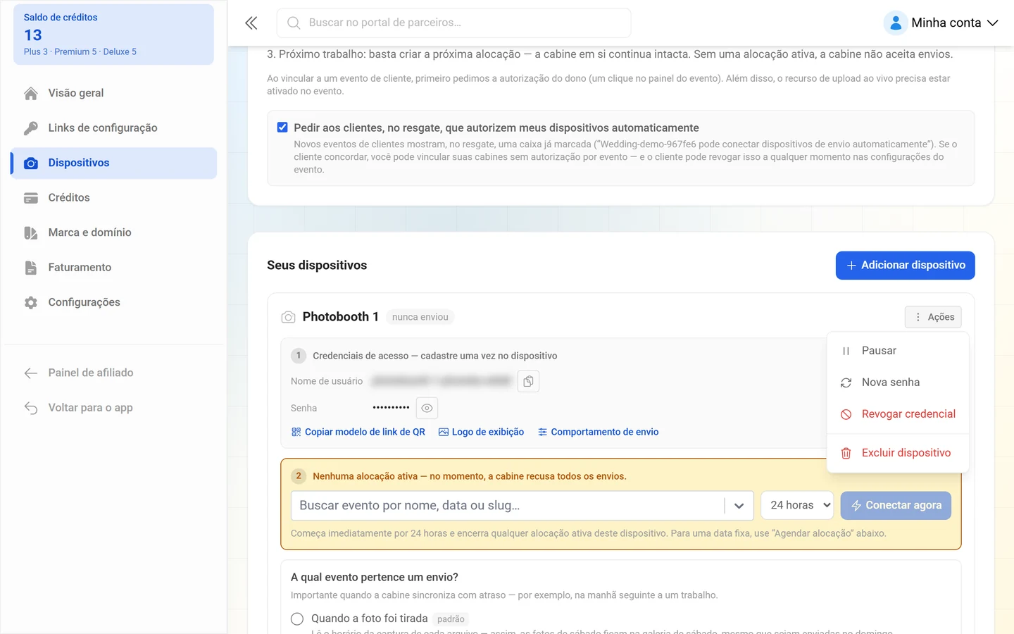 Menu Ações aberto com Pausar, Nova senha, Revogar credencial e Excluir dispositivo
