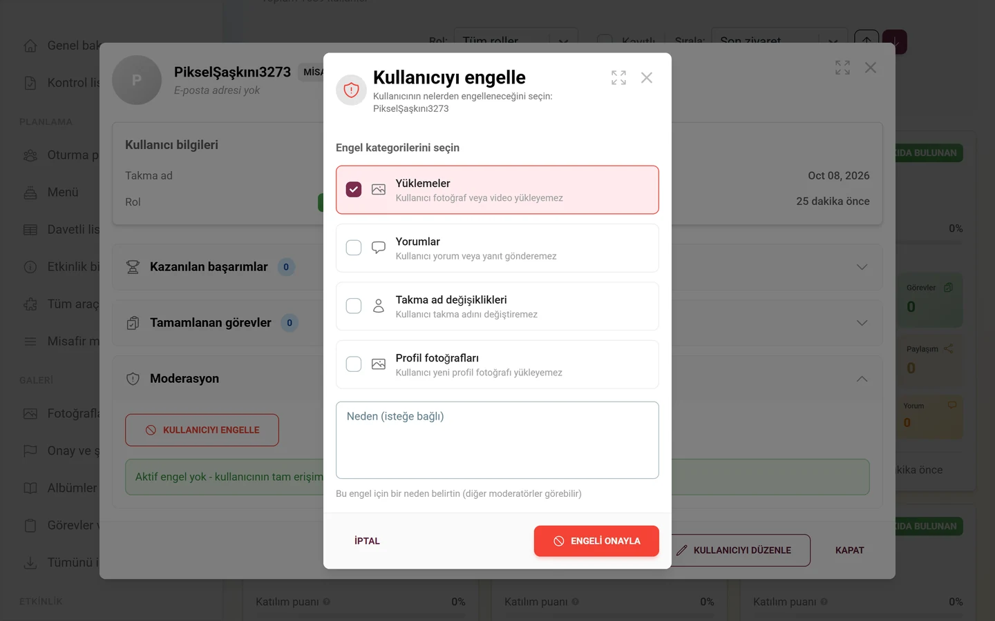 Dört kategori, işaretli Yüklemeler ve sebep alanıyla Kullanıcıyı yasakla penceresi