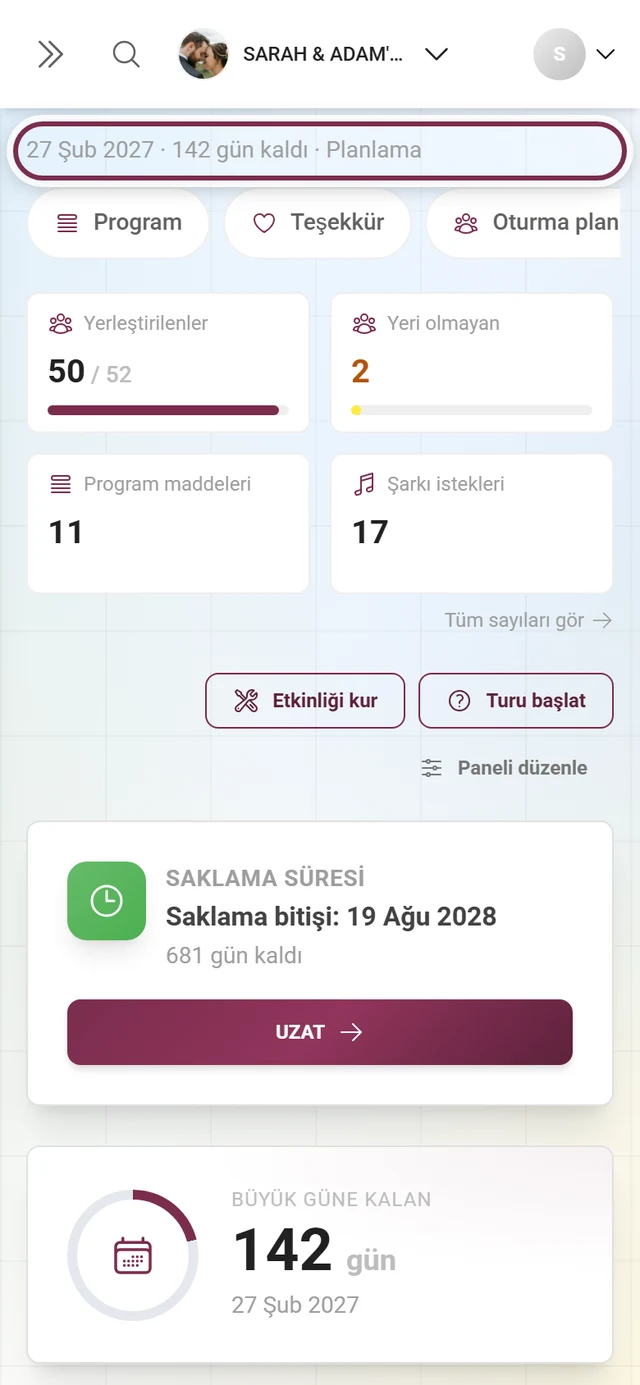 Etkinlik adı ve tarih, kalan süre ve aşamadan oluşan satırla panonun başlık alanı