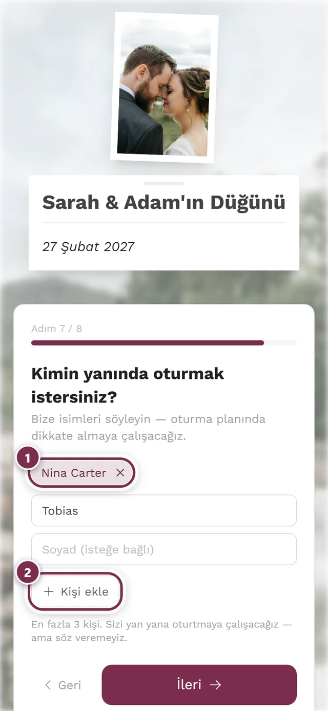 Bir çip ve yarı doldurulmuş bir ad alanıyla Kimin yanında oturmak istersiniz adımı