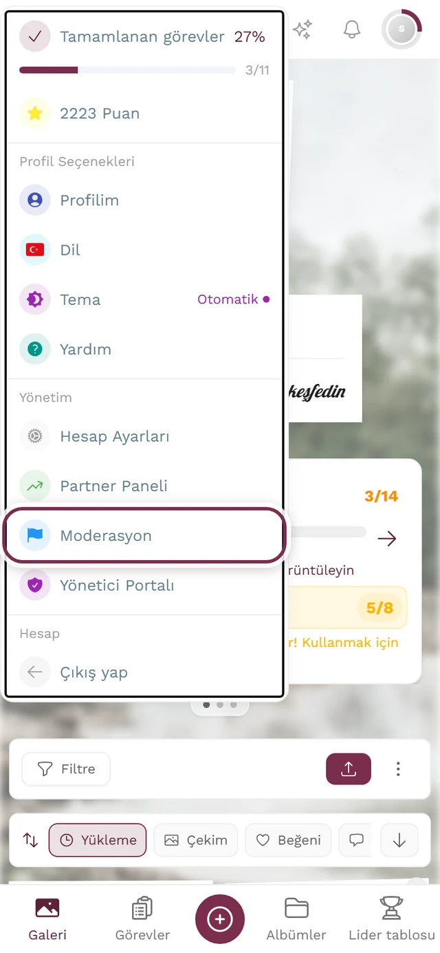 Sağ üstte açılmış profil menüsü, Moderasyon öğesi işaretlenmiş