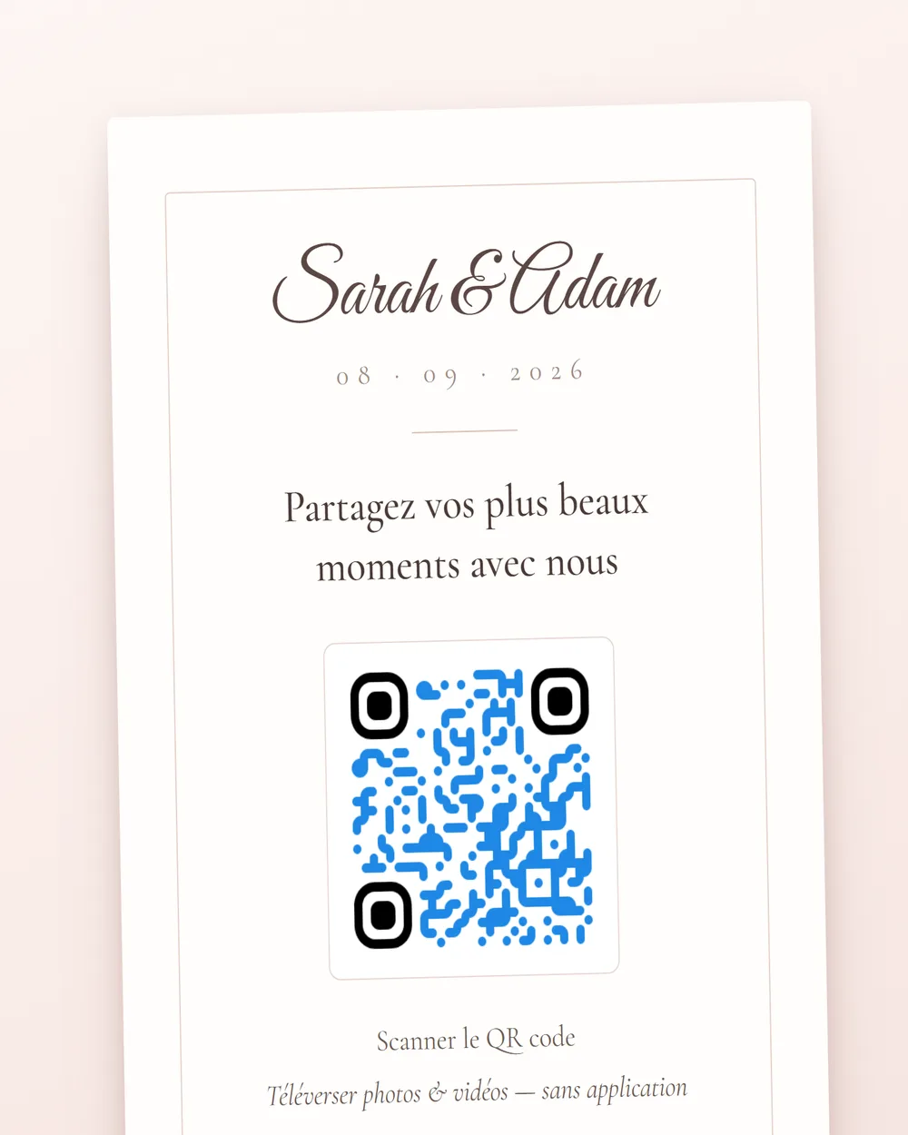 Carte imprimée avec un QR code vers l’invitation numérique